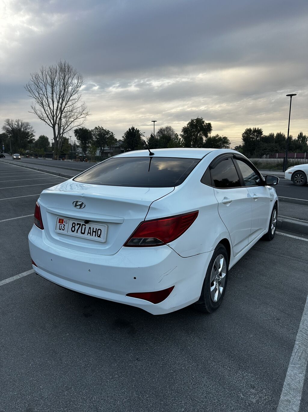 Hyundai Solaris: 2015 г., 1.4 л, Автомат, Бензин, Седан: фото 4
