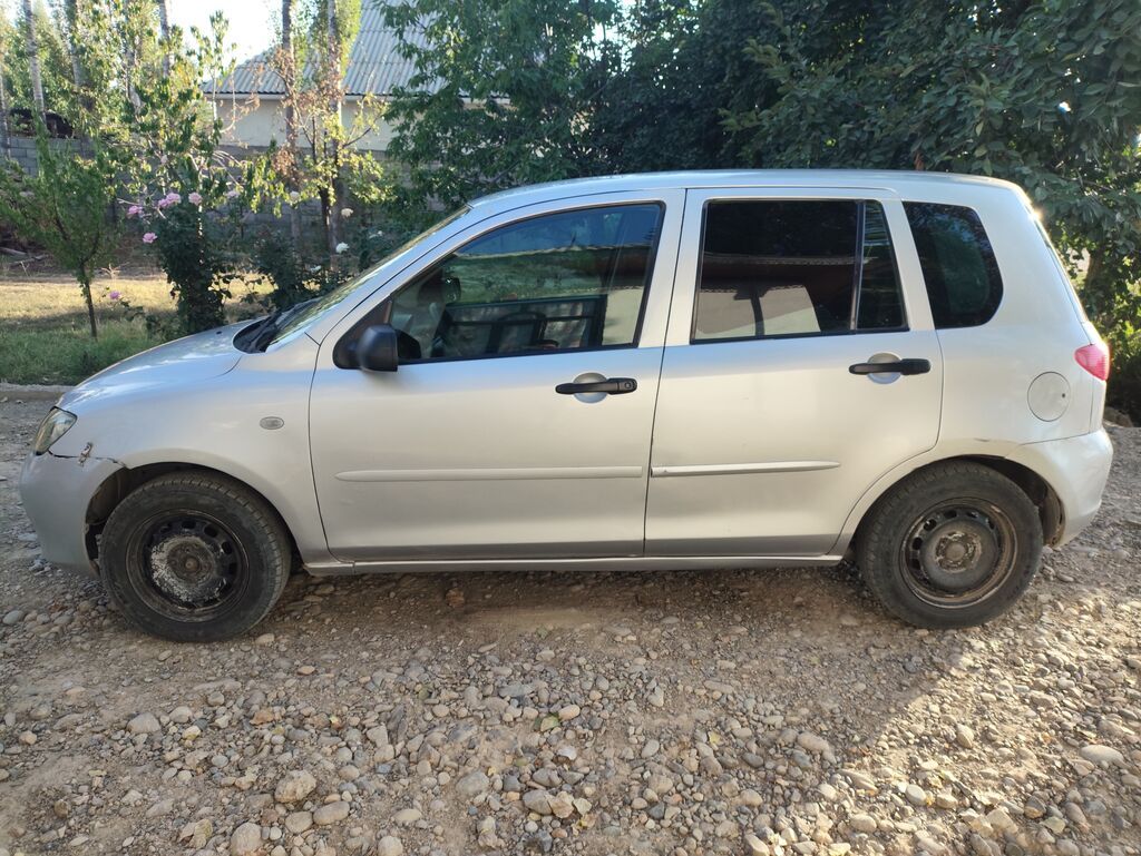 Mazda Demio: 2005 г., 1.3 л, Механика, Бензин, Хэтчбэк: фото 5