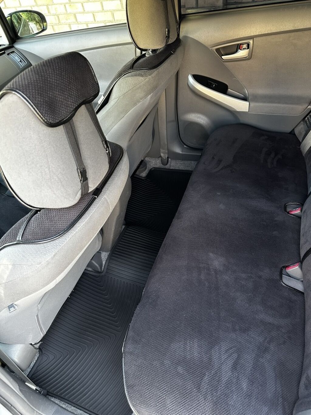 Toyota Prius: 2011 г., 1.8 л, Вариатор, Гибрид, Хэтчбэк: фото 8