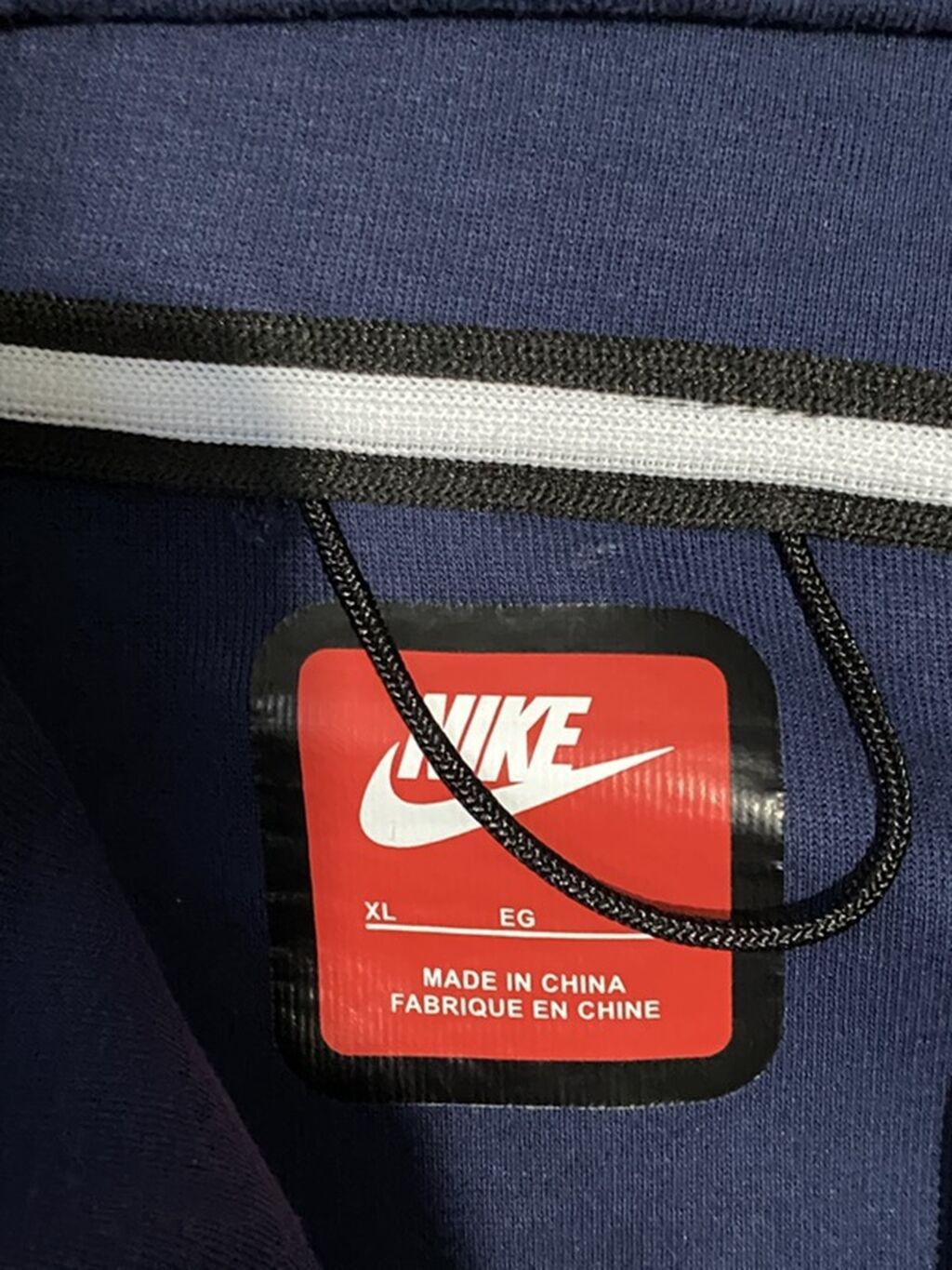 Темно‑синяя мужская спортивная толстовка Nike с капюшоном, на молнии: фото 3