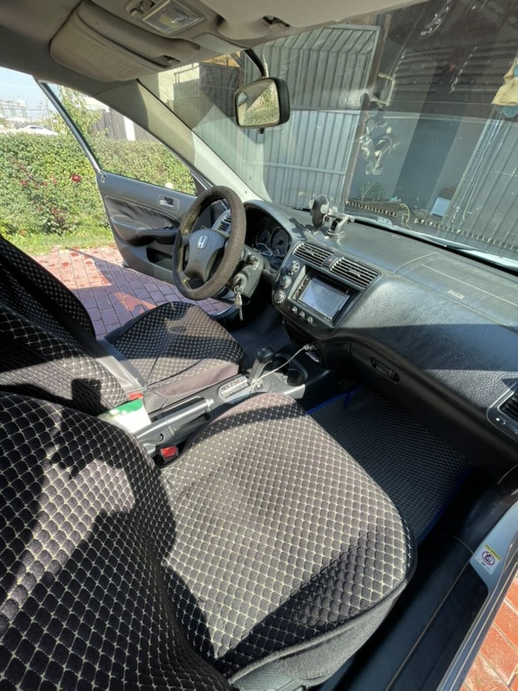 Honda Civic: 2004 г., 1.6 л, Автомат, Бензин, Седан: фото 3