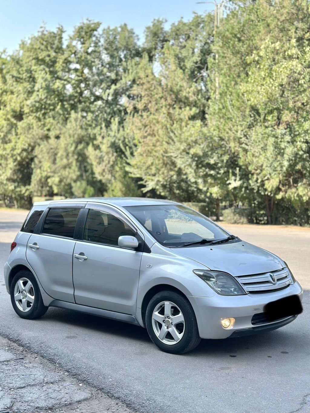 Toyota Ist: 2003 г., 1.3 л, Автомат, Бензин, Хэтчбэк: фото 2