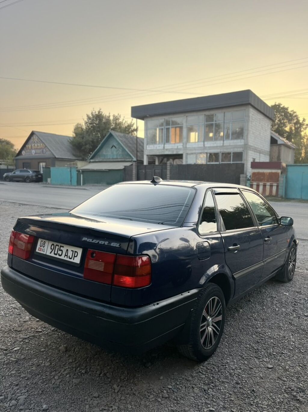 Volkswagen Passat: 1993 г., 1.8 л, Механика, Бензин, Седан: фото 5