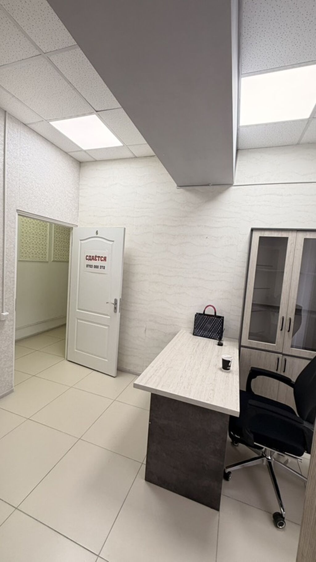 Сдаю Офисный кабинет: 15 м², В бизнес центре, С ремонтом, Первая линия