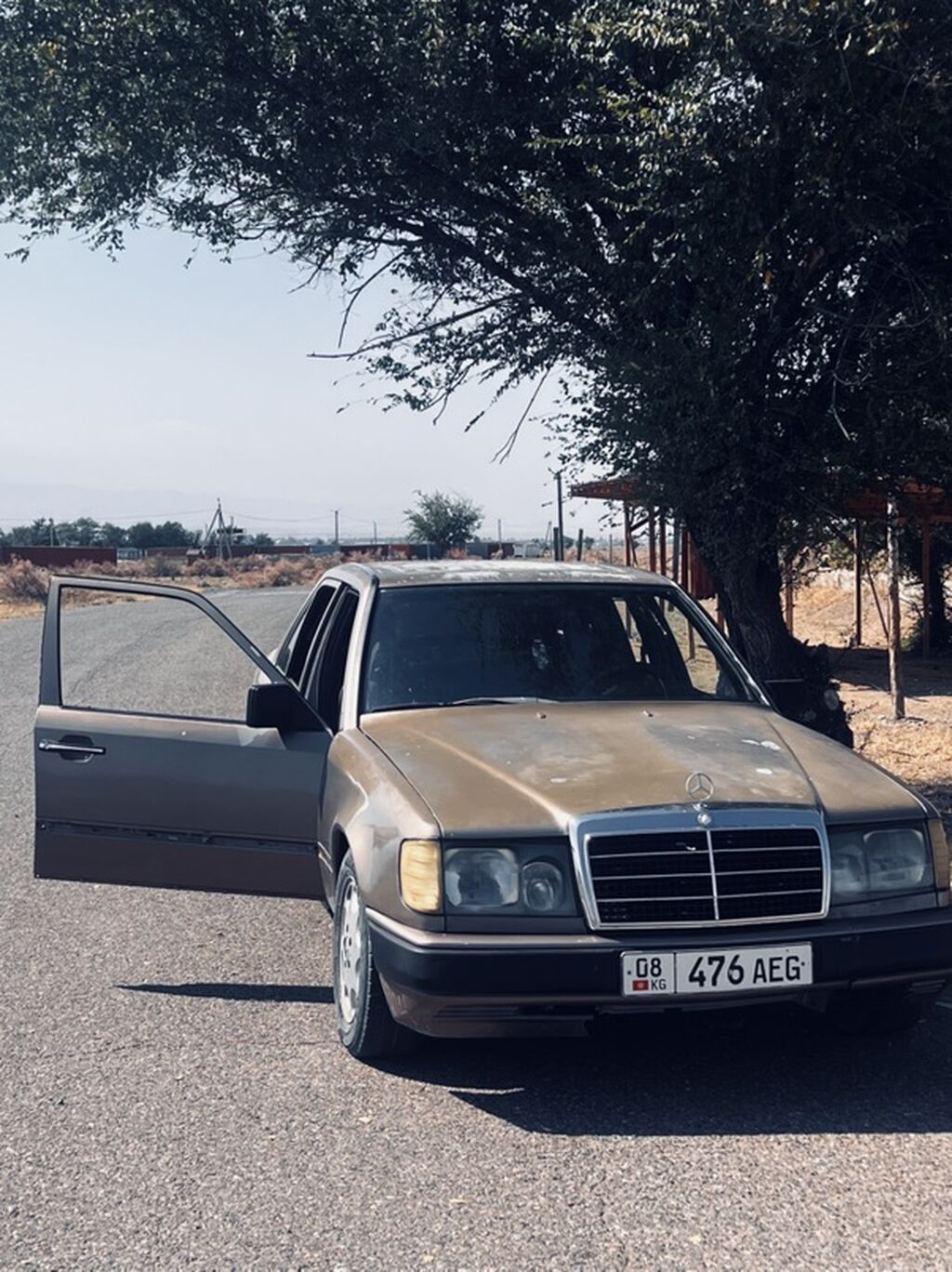 Mercedes-Benz W124: 1988 г., 2.3 л, Механика, Бензин, Седан: фото 3