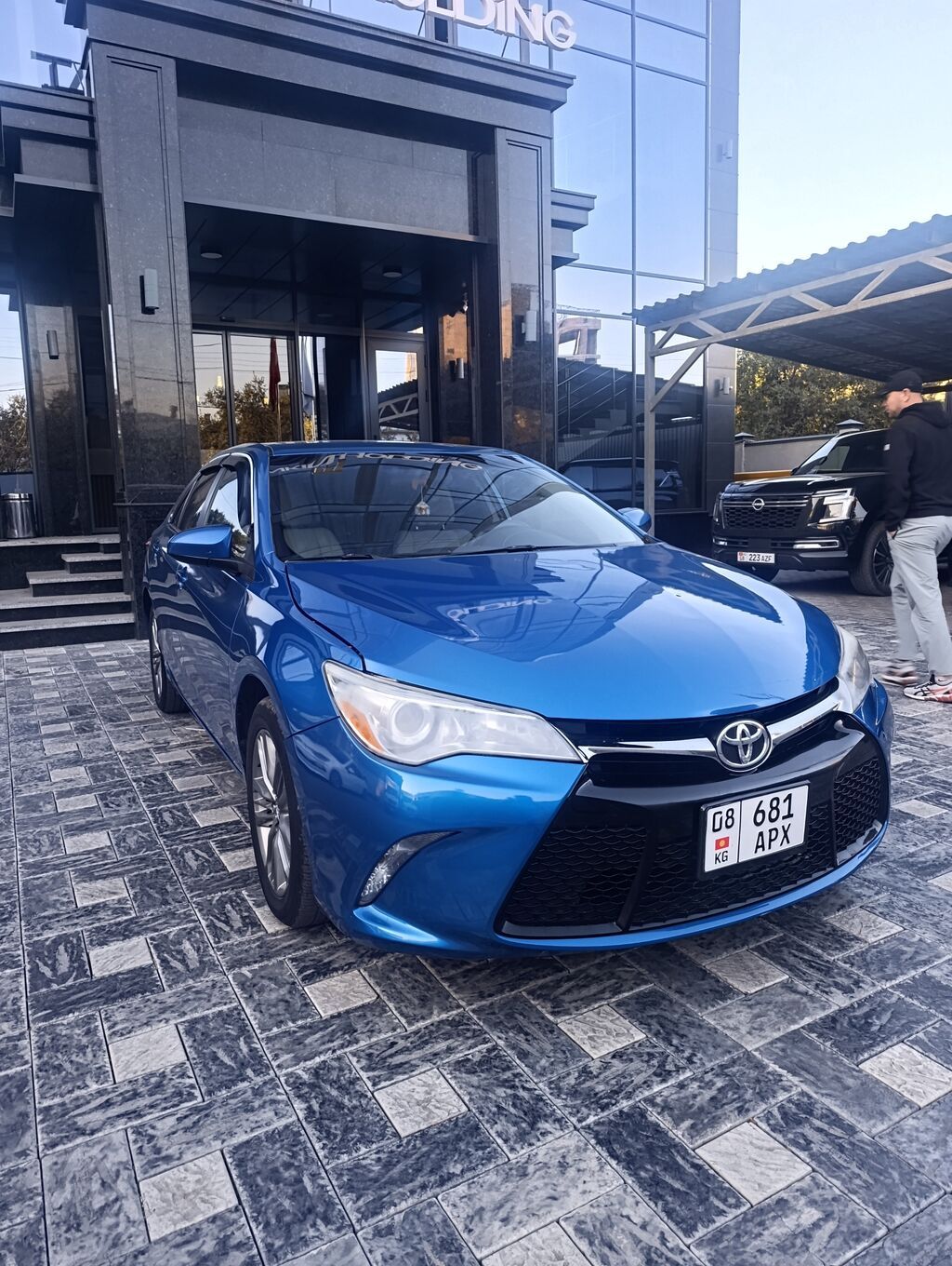 Срочно продаю Toyota Camry SE, 2017 г., 2.5 л, автомат: фото 2