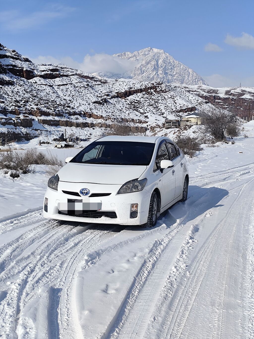 Toyota Prius: 2011 г., 1.8 л, Вариатор, Гибрид, Лифтбек: фото 2