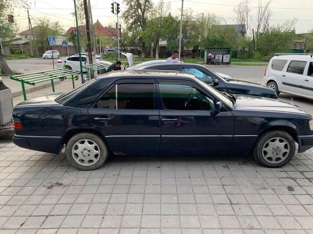 Mercedes-Benz E-Class: 1993 г., 2.2 л, Автомат, Бензин, Седан: фото 5