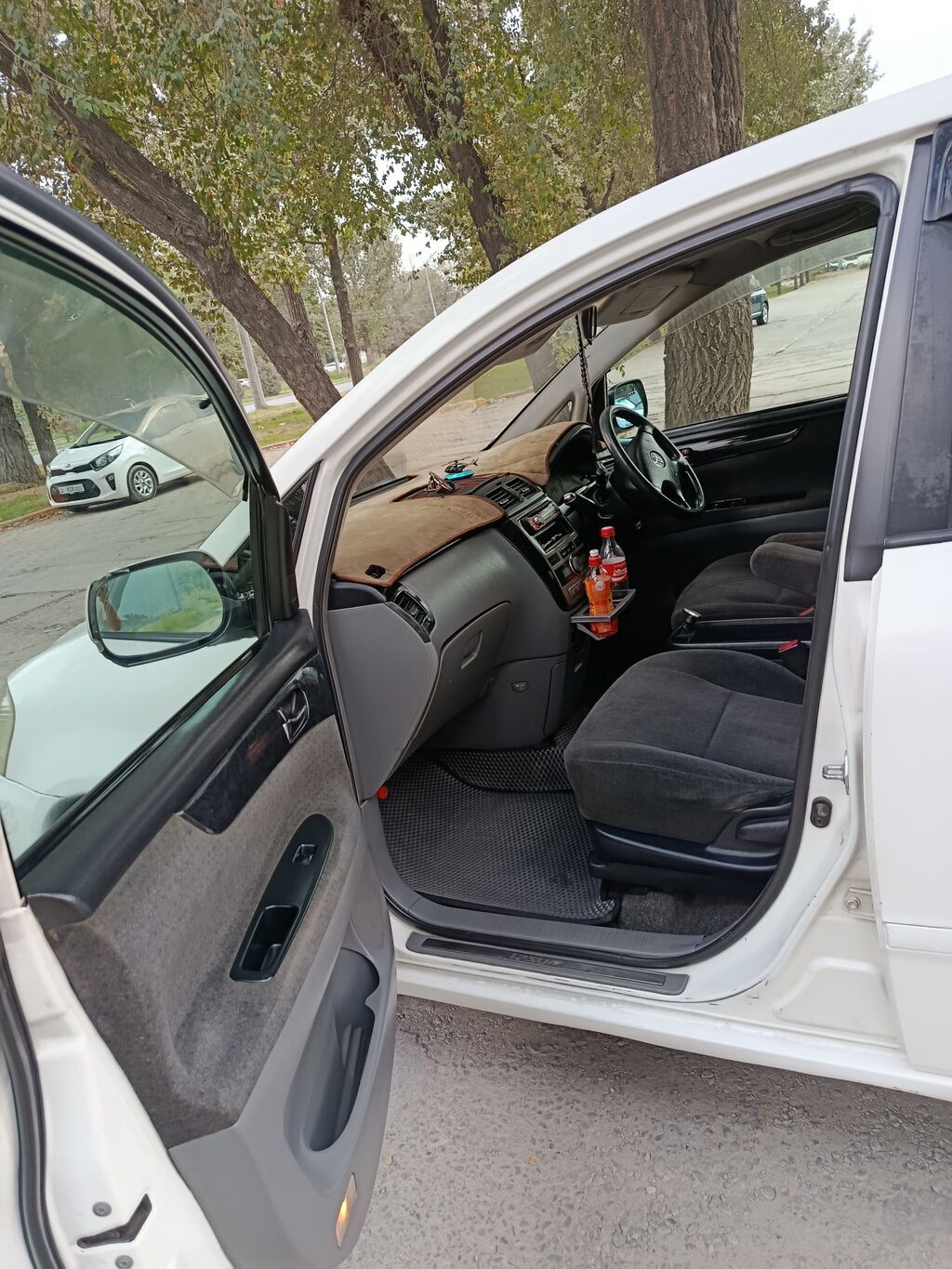 Toyota Ipsum: 2002 г., 2.4 л, Автомат, Бензин, Минивэн: фото 8