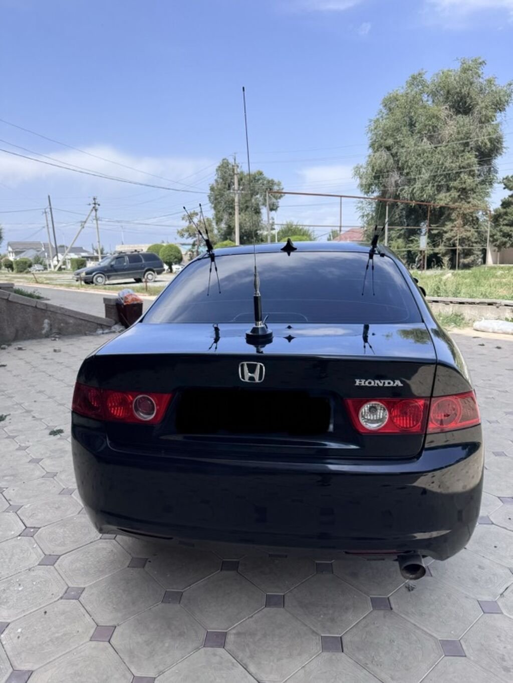 Honda Accord: 2004 г., 2 л, Механика, Бензин, Седан: фото 2