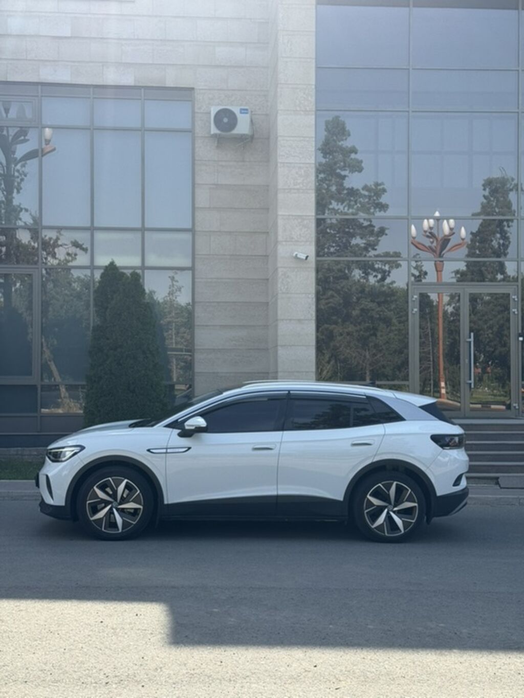 Volkswagen ID.4: 2022 г., Робот, Электромобиль, Кроссовер: фото 4