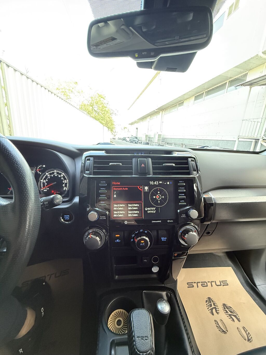 Toyota 4Runner: 2020 г., 4 л, Автомат, Бензин, Внедорожник: фото 8