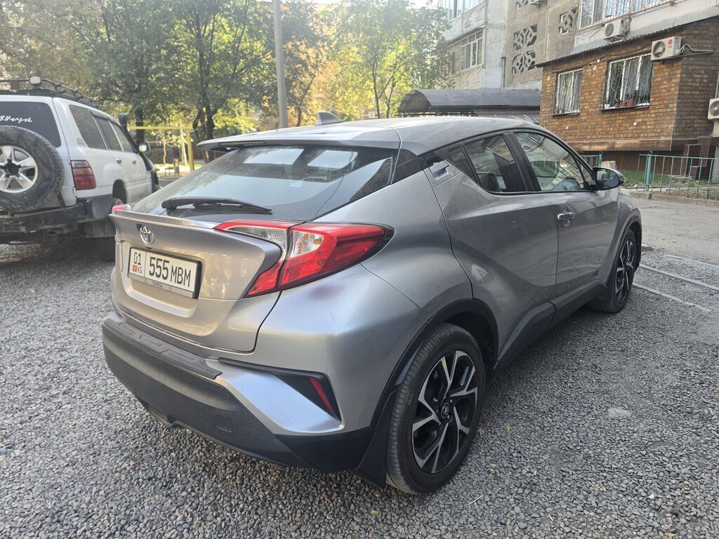 Toyota C-HR: 2019 г., 2 л, Автомат, Бензин, Кроссовер: фото 3