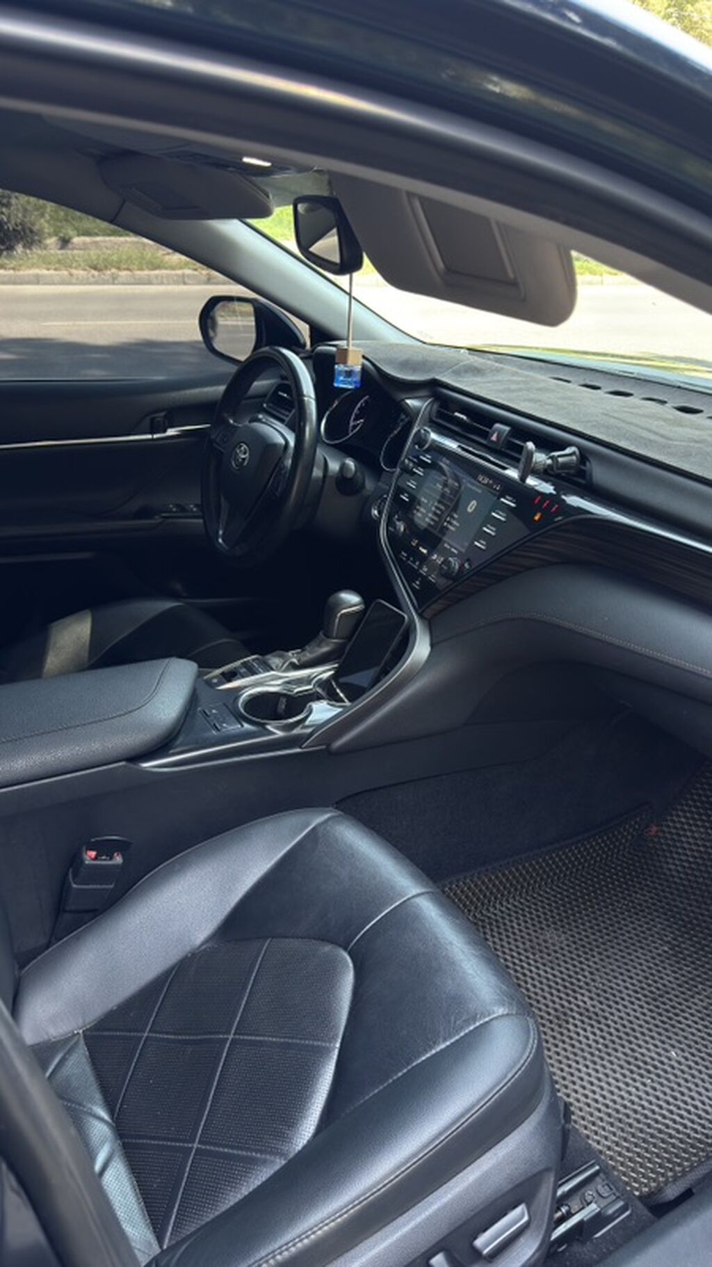 Toyota Camry: 2018 г., 2.5 л, Автомат, Бензин, Седан: фото 4