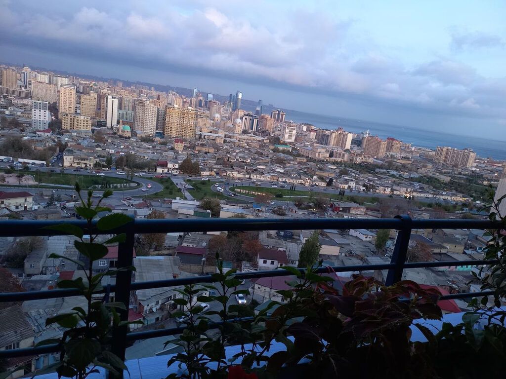 3 otaqlı, Yeni tikili, 110 kv. m