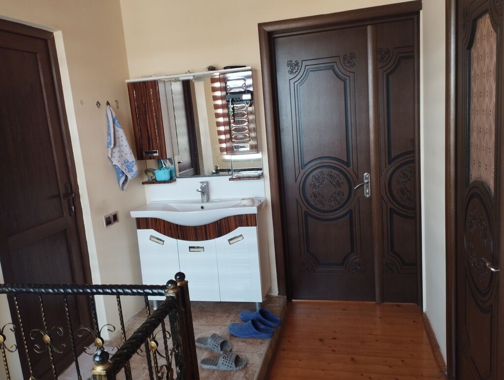 4 otaqlı, 160 kv. m, Kredit yoxdur, Orta təmir