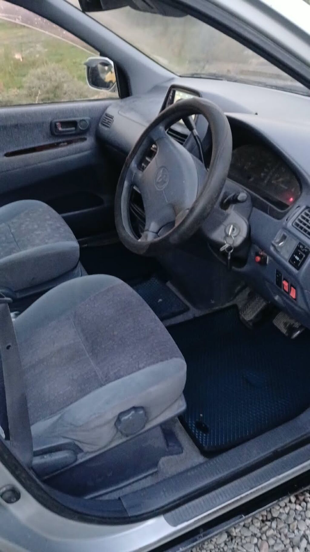 Toyota Ipsum: 2000 г., Автомат, Бензин, Минивэн: фото 6