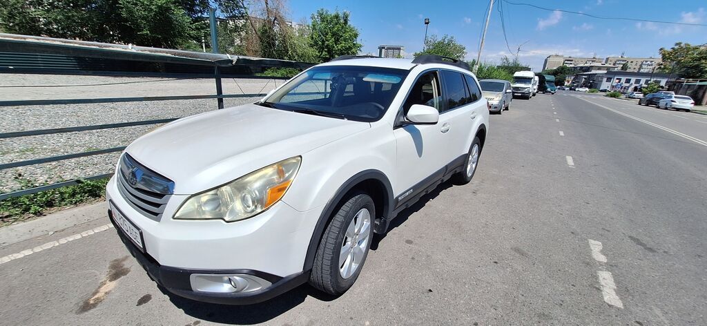 Subaru Outback: 2010 г., 2.5 л, Вариатор, Бензин, Универсал: фото 6