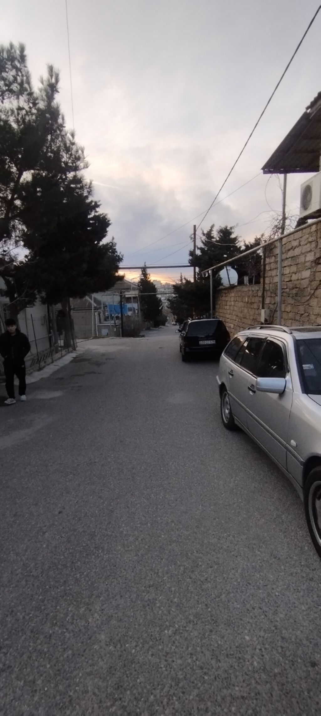 Bakı, Qaraçuxur qəs., 200 kv. m, 7 otaqlı, İnternet, Telefon, Qaz