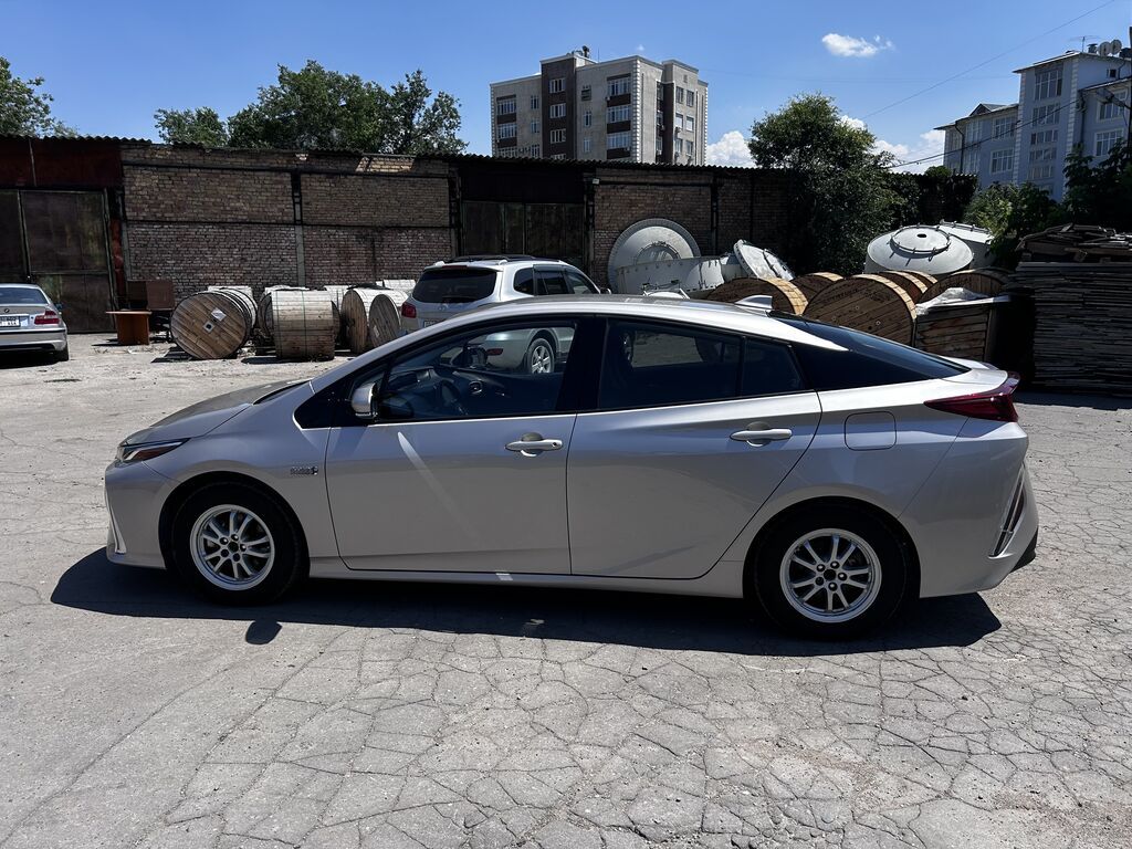 Toyota Prius: 2020 г., 1.8 л, Автомат, Электромобиль, Лифтбек: фото 5