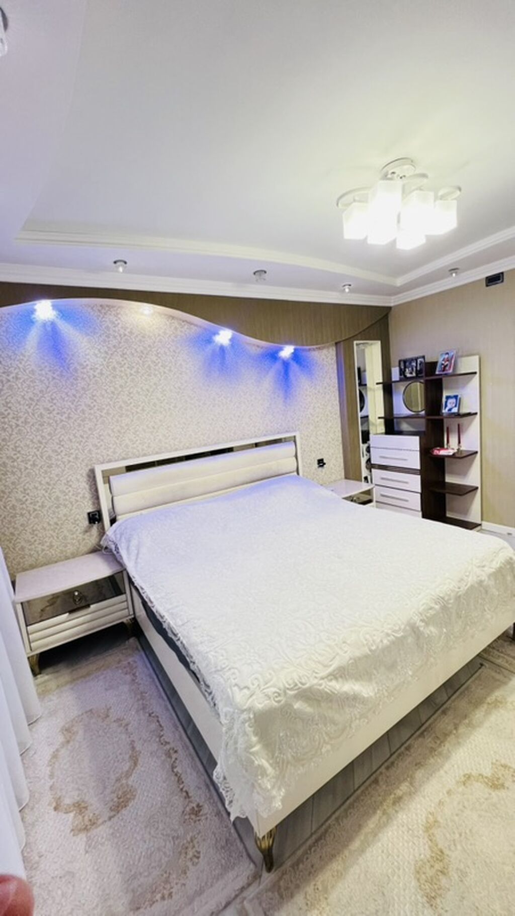 Bakı, Bakıxanov qəs., 3 otaqlı, Köhnə tikili, m. Neftçilər, 97 kv. m