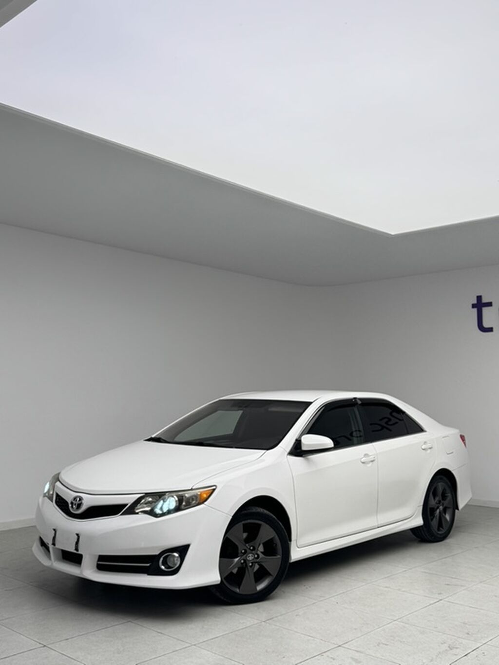 Toyota Camry: 2014 г., 2.5 л, Автомат, Бензин, Седан: фото 2