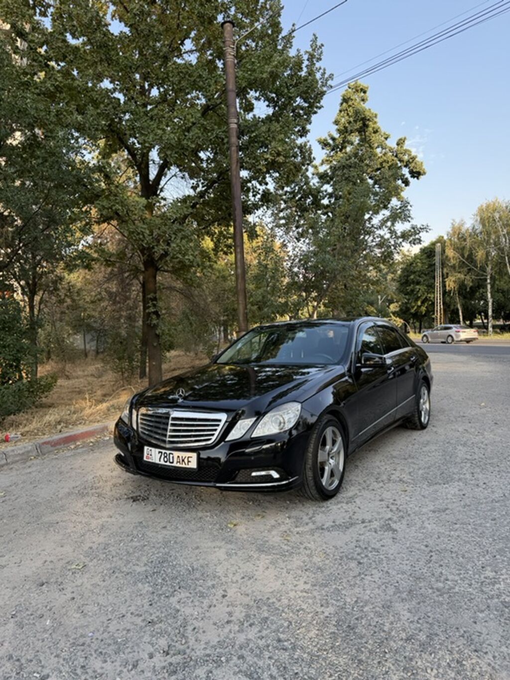Mercedes-Benz E-Class: 2010 г., 3 л, Автомат, Бензин, Седан: фото 3