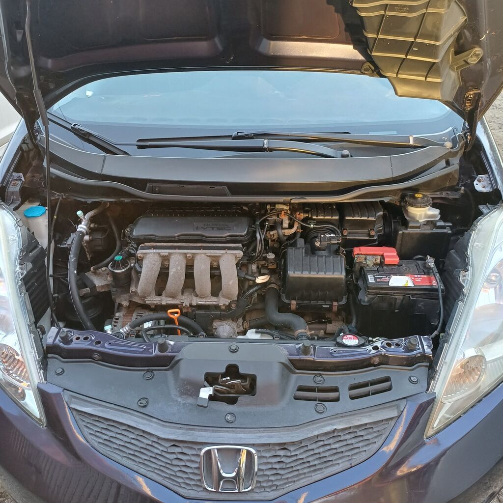 Honda Fit: 2010 г., 1.5 л, Автомат, Бензин, Хэтчбэк: фото 8