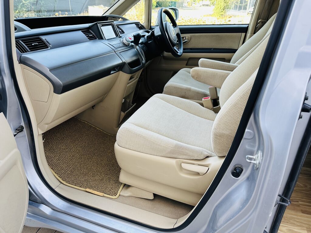 Honda Stepwgn: 2006 г., 2 л, Автомат, Бензин, Минивэн: фото 8