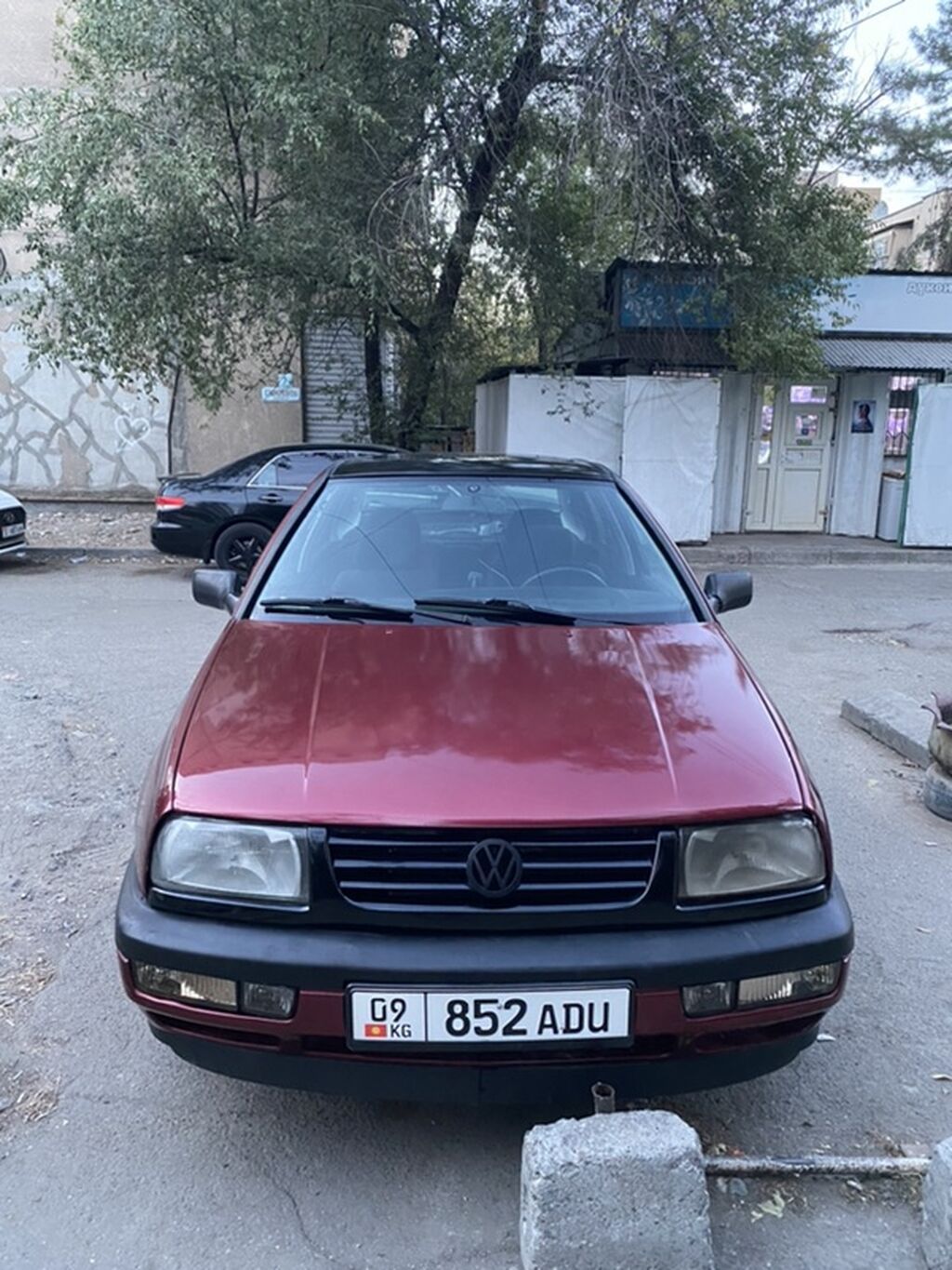 Volkswagen Vento: 1993 г., 1.8 л, Механика, Бензин, Седан: фото 3