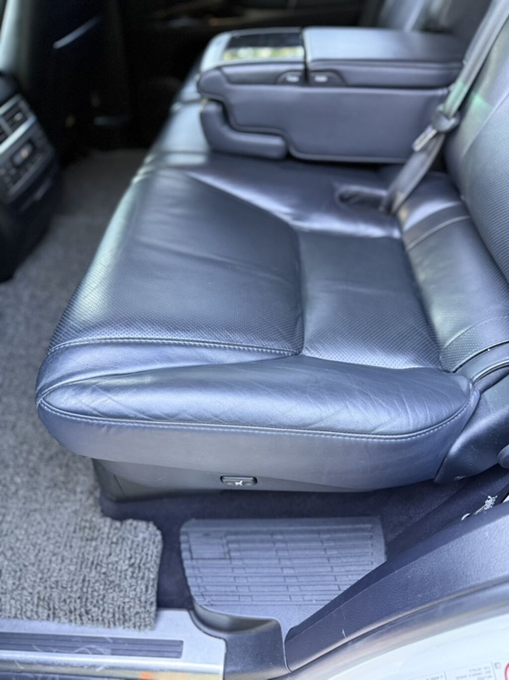 Lexus LX: 2011 г., 5.7 л, Автомат, Бензин, Внедорожник: фото 8