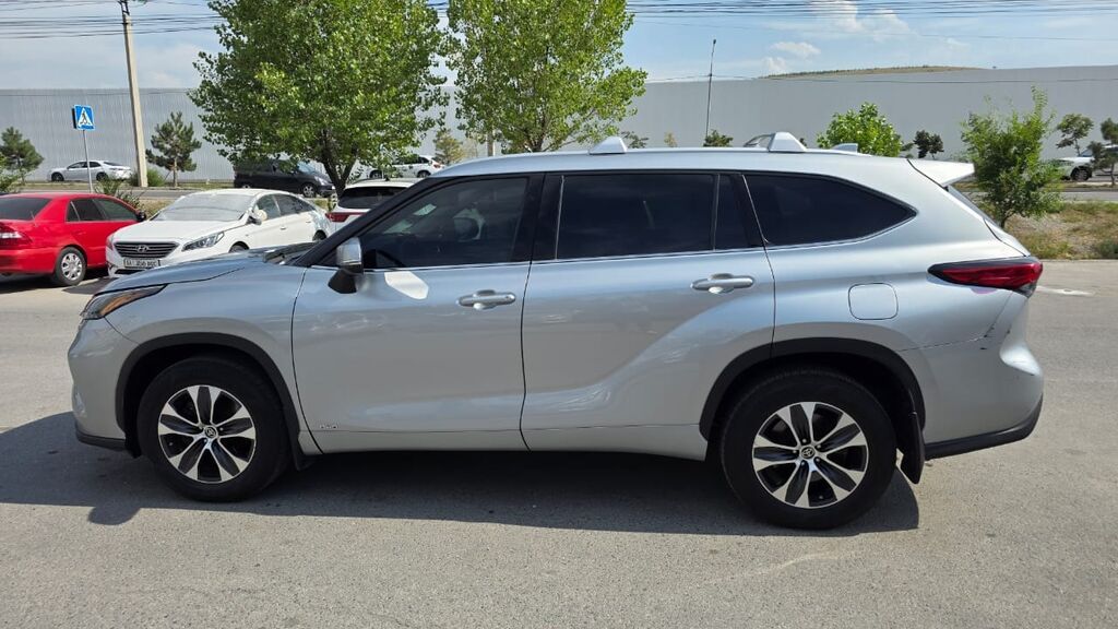 Toyota Highlander: 2021 г., Автомат, Гибрид, Кроссовер: фото 2