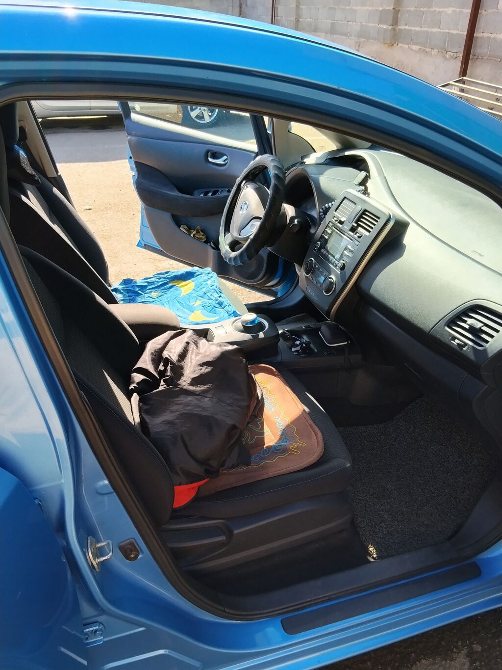 Nissan Leaf 2014 г., электромобиль: фото 6