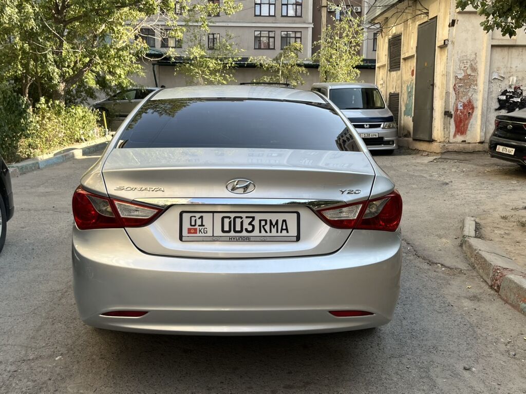 Hyundai Sonata: 2010 г., 2 л, Автомат, Газ, Седан: фото 3