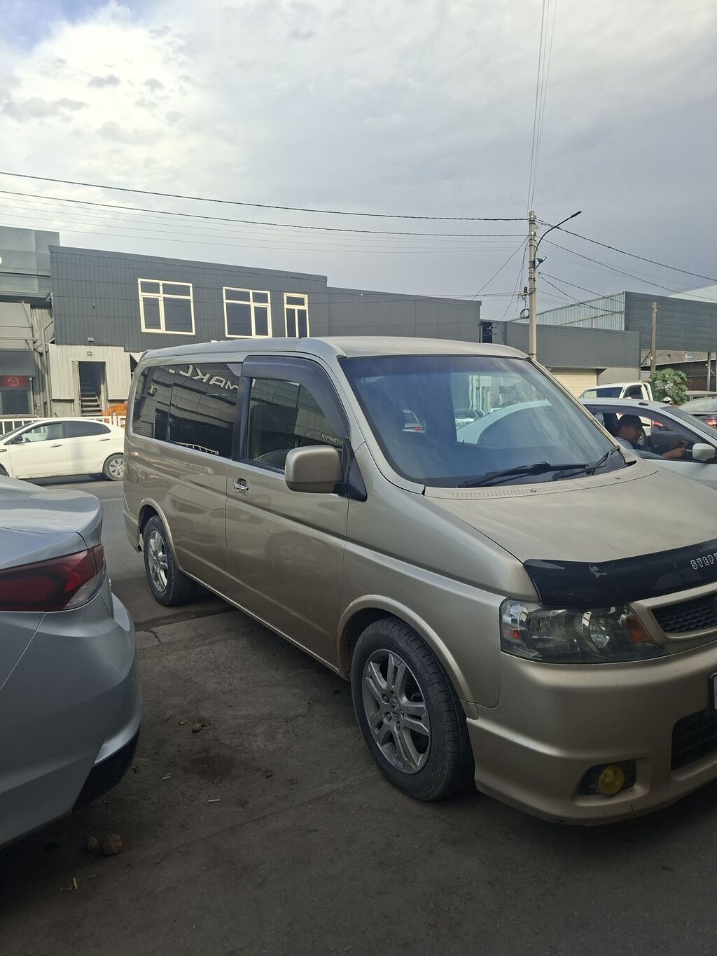 Honda Stepwgn: 2001 г., 2 л, Бензин, Минивэн: фото 2