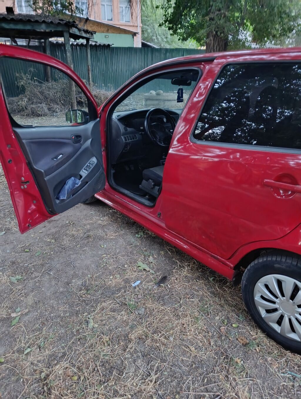 Daihatsu Altis: 2002 г., 1.3 л, Механика, Бензин, Универсал: фото 5