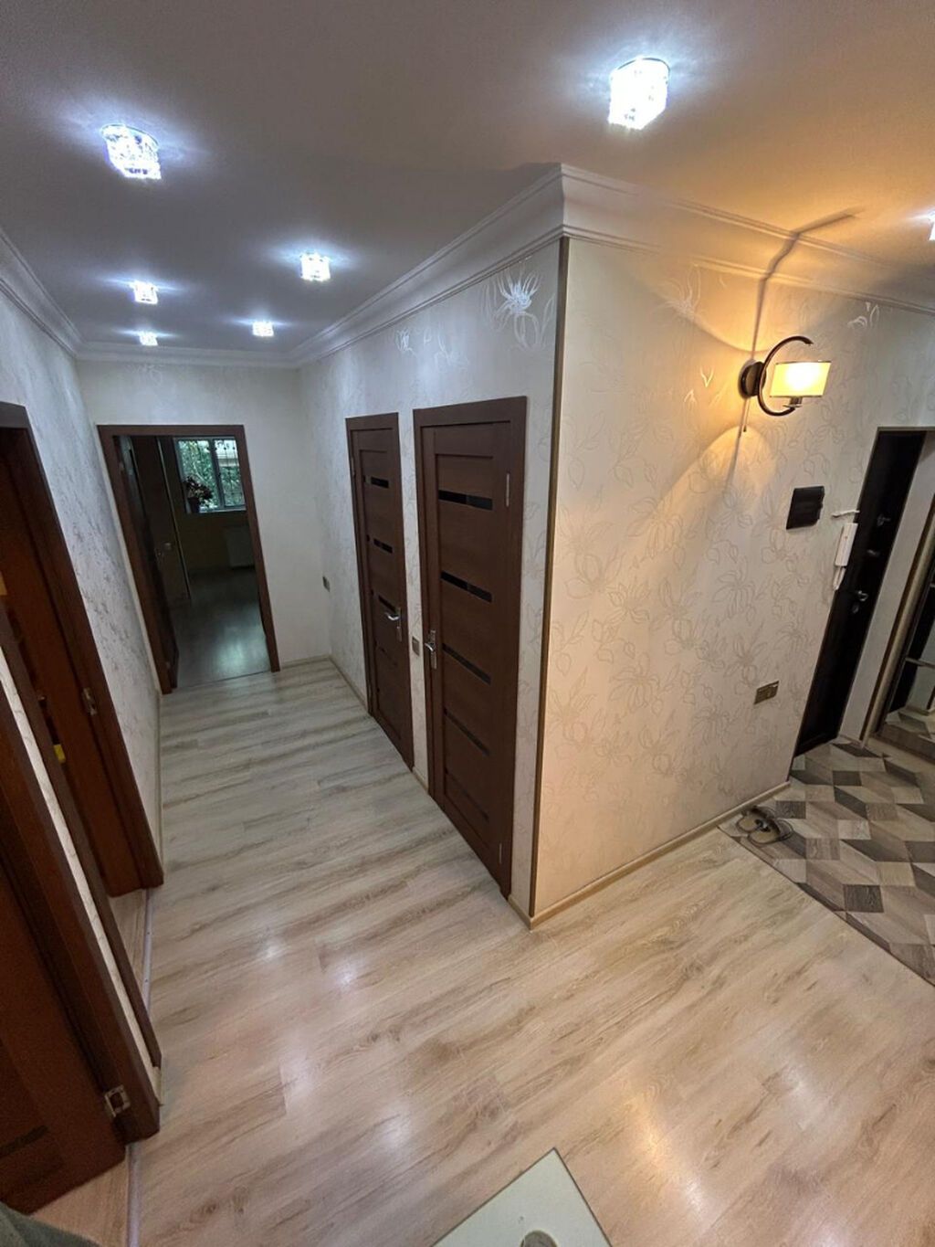 Bakı, 4 otaqlı, Köhnə tikili, 105 kv. m