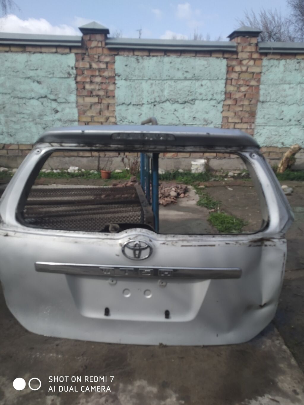 Спойлер / Эмблема/ задний дворник/задняя обшивка: Договорная Toyota ...