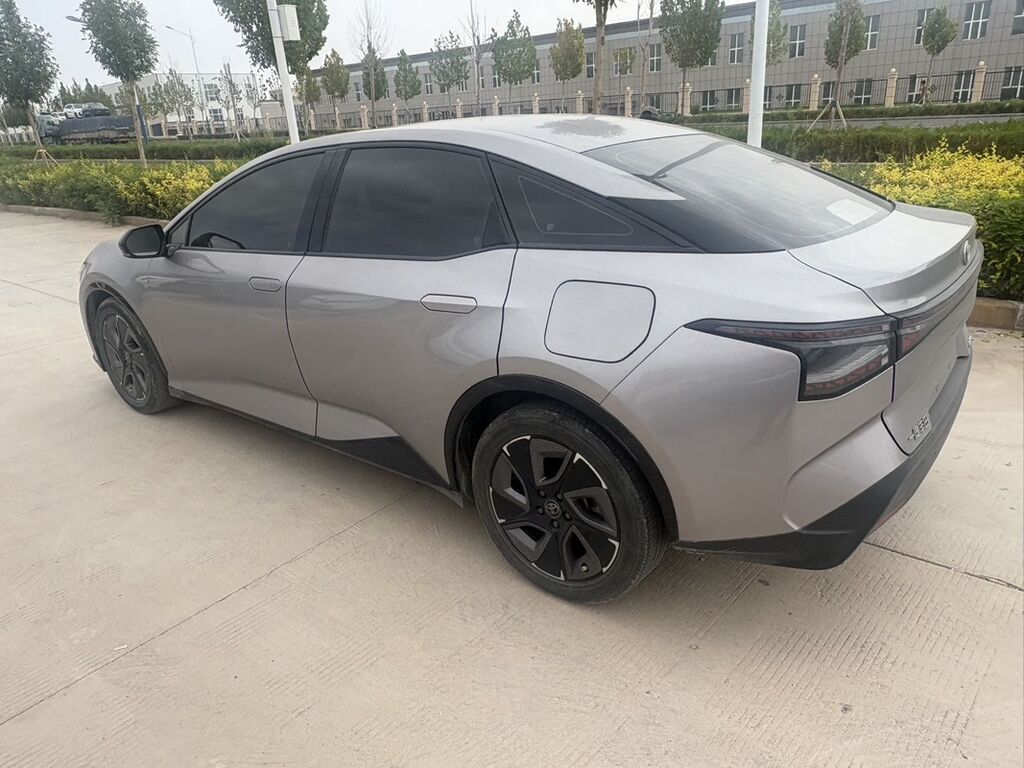 Toyota bZ3: 2023 г., Автомат, Электромобиль, Лифтбек: фото 6