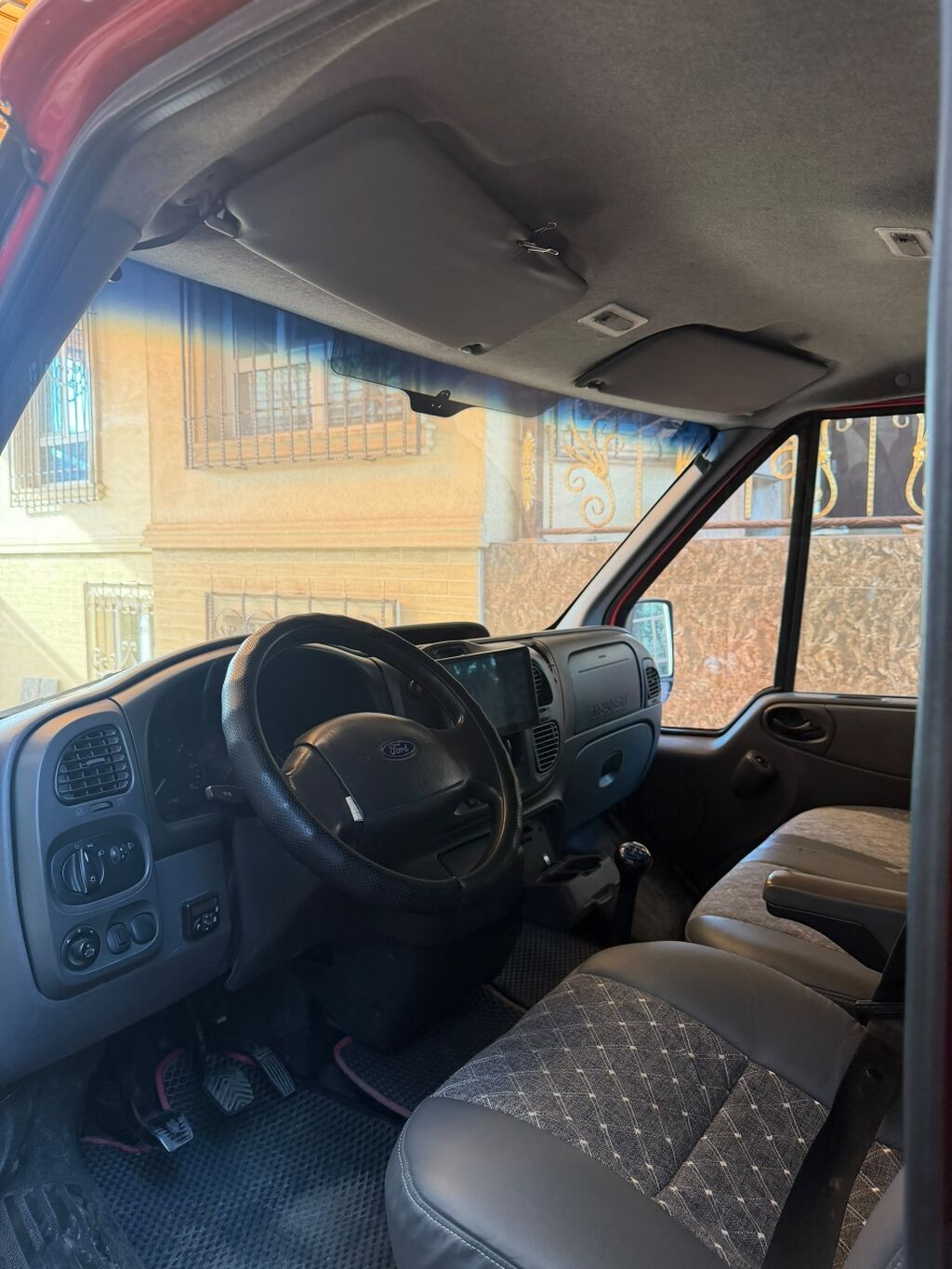 Ford Transit: 2001 г., 2 л, Механика, Дизель, Бус: фото 2