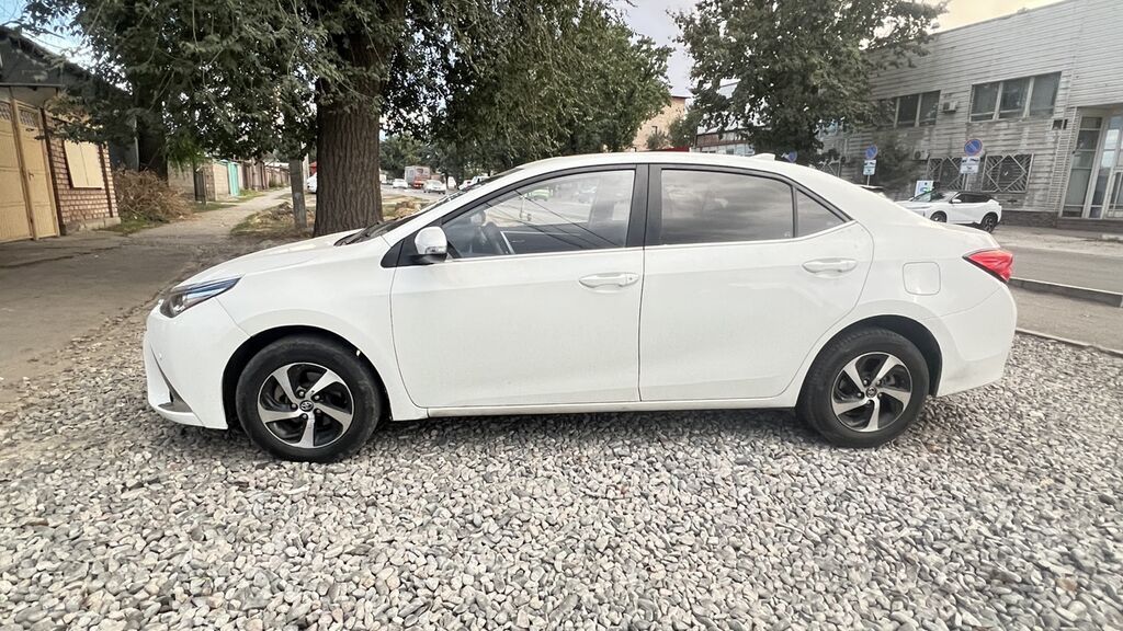 Toyota Levin: 2019 г., 1.8 л, Типтроник, Гибрид, Седан: фото 2