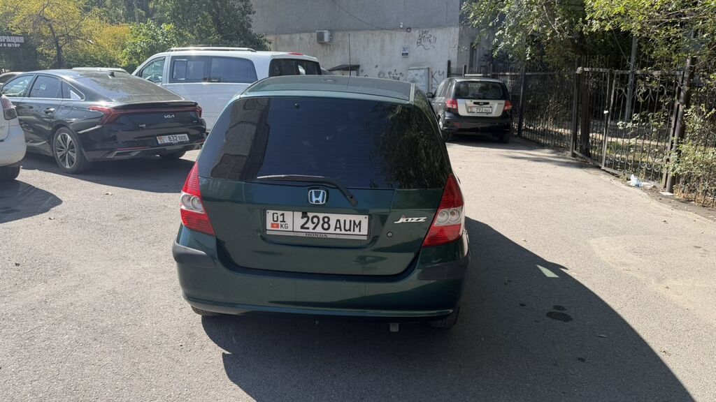Honda Jazz: 2004 г., 1.4 л, Бензин, Хэтчбэк: фото 3