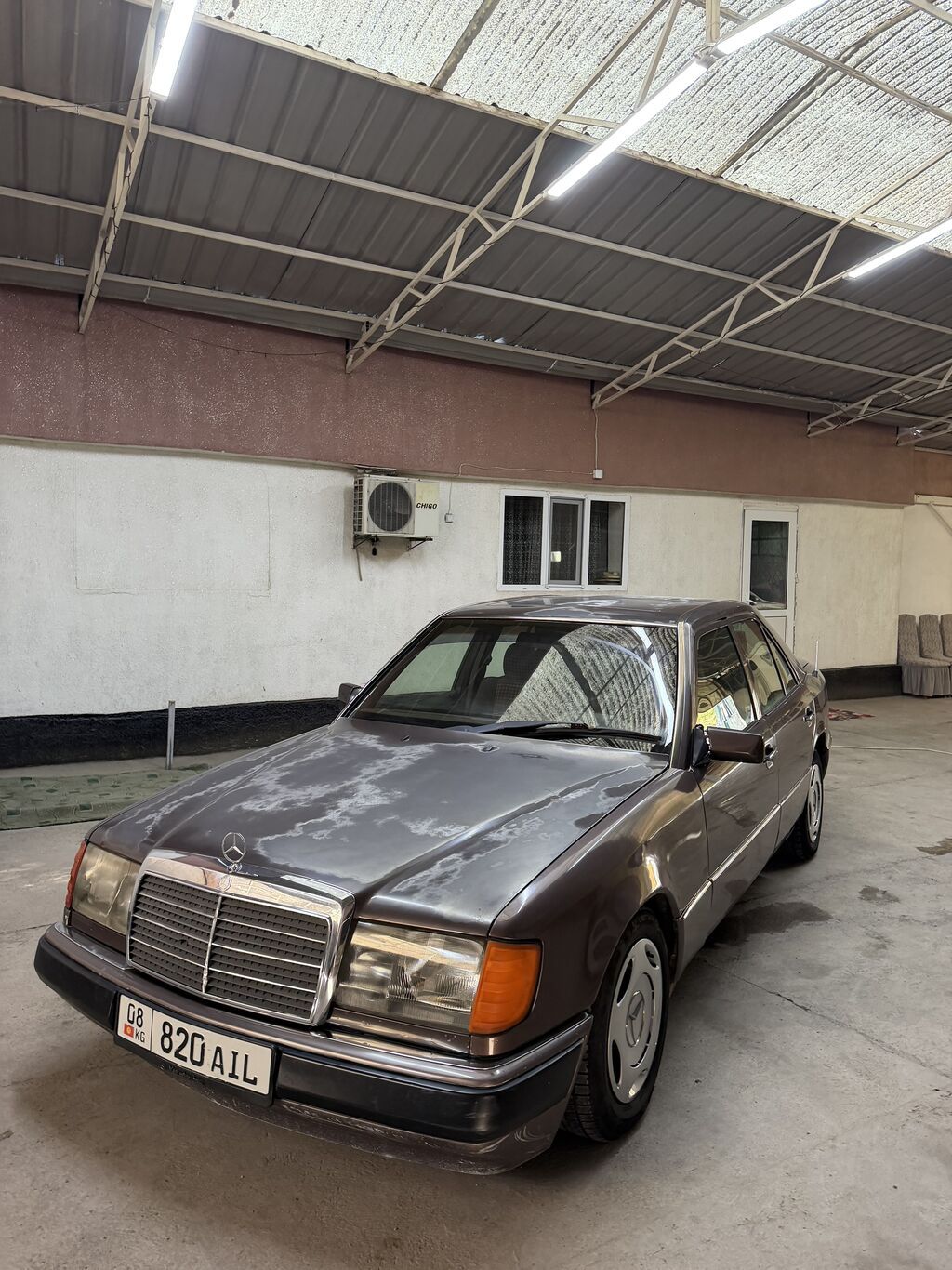 Mercedes-Benz W124: 1993 г., 2.2 л, Механика, Бензин, Седан: фото 3
