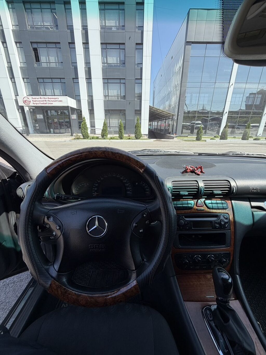 Mercedes-Benz C-Class: 2000 г., 2 л, Автомат, Бензин, Седан — фото 8