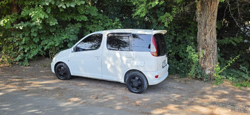 Toyota Funcargo: 2003 г., 1.5 л, Бензин: фото 4