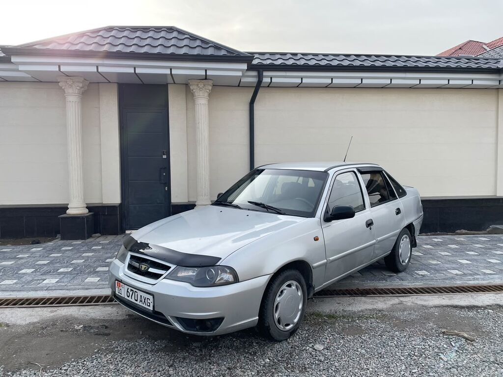 Daewoo Nexia: 2011 г., 1.6 л, Механика, Бензин, Седан: фото 2