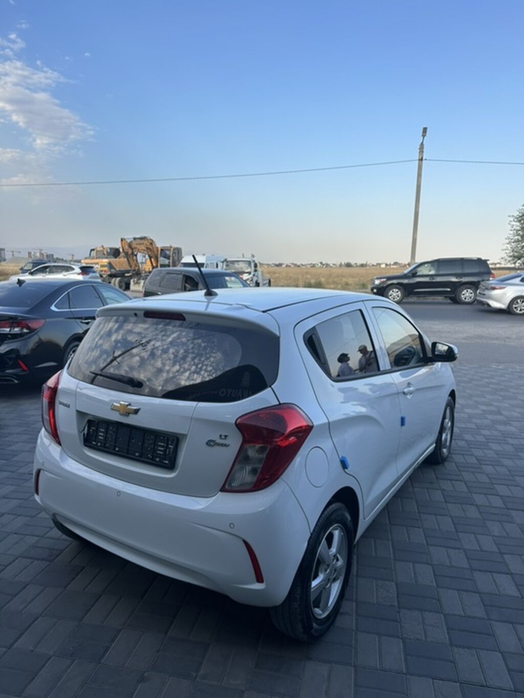 Chevrolet Spark: 2017 г., 1 л, Автомат, Бензин, Хэтчбэк: фото 2