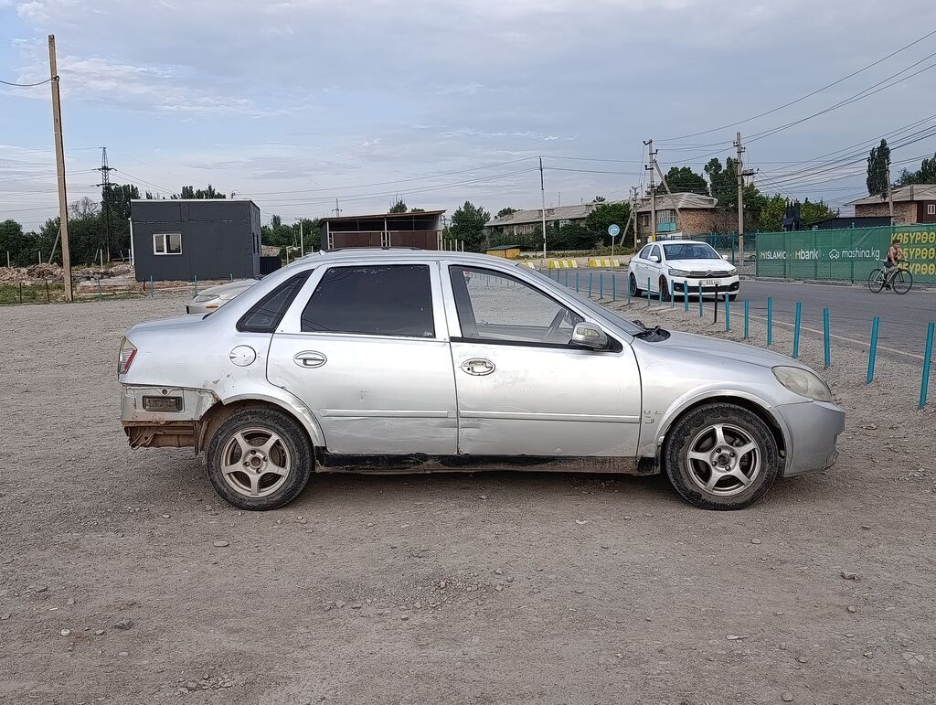 Toyota Corolla: 2010 г., 1.8 л, Механика, Бензин, Седан: фото 3