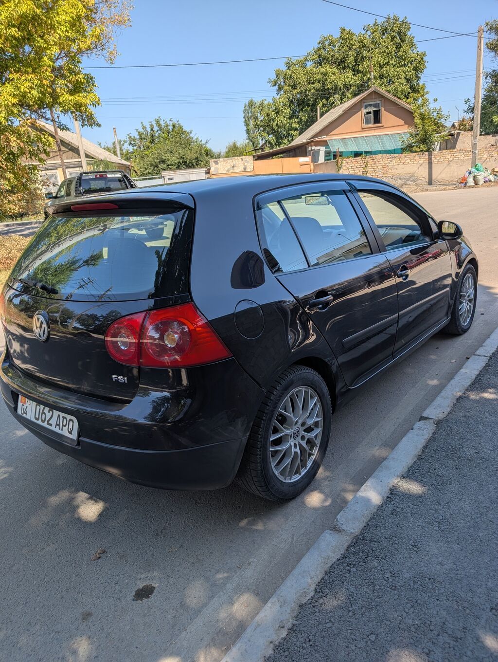 Volkswagen Golf V: 2004 г., 1.6 л, Механика, Бензин, Хэтчбэк: фото 2