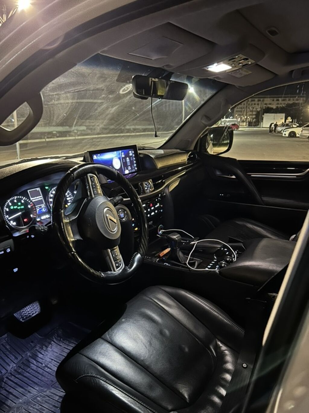 Lexus LX: 2017 г., 5.7 л, Внедорожник: фото 5